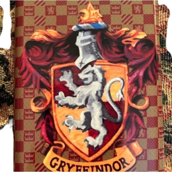 HARRY POTTER GRYFFINDOR iPhone 6s,6 7 ,8 not plus see pics for Measurments - Picture 7 of 9